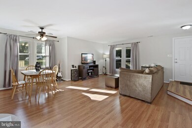 1 Appledowre Ct, Germantown, MD 20876 - photo 2