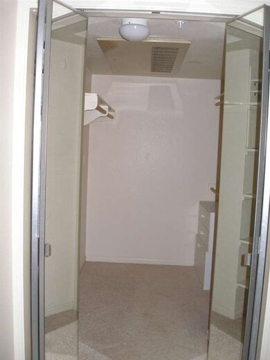 Walk in closet