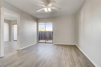 3015 Walnut Bend Ln unit 35, Houston, TX 77042 - photo 7