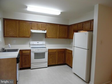 9559 Clocktower Ln, Columbia, MD 21046 - photo 2