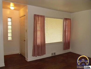 2406 SW Buchanan St, Topeka, KS 66611 - photo 4
