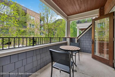 LivingRoomDeck