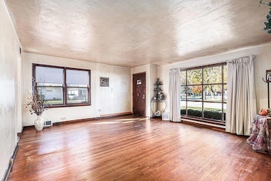 2636 Duluth St, Highland, IN 46322 - photo 4