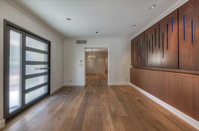 Foyer to Dining