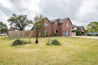 3401 Wood Fox Dr, Alvin, TX 77511 - photo 4