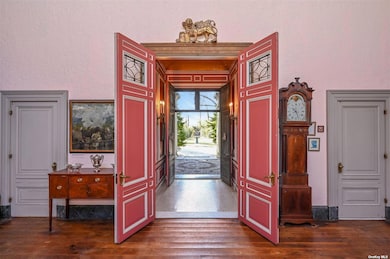 - Wheatley Rd, Old Westbury, NY 11568 - photo 6