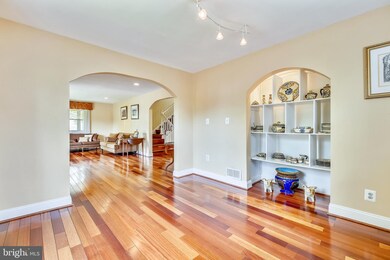 4914 Bangor Dr, Kensington, MD 20895 - photo 7