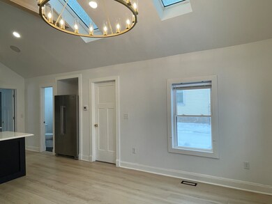 607 W Olive St, Bloomington, IL 61701 - photo 6