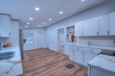 204 Trout Brook Dr, West Hartford, CT 06110 - photo 6