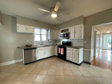 27 Arthur St unit 1, Winchester, MA 01890 - photo 4