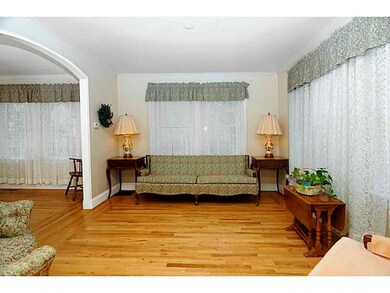 82 General Hawkins Dr, Warwick, RI 02888 - photo 2