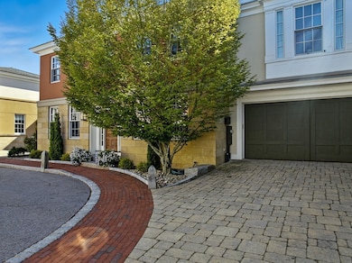 7 Vernon St, Newburyport, MA 01950 - photo 2