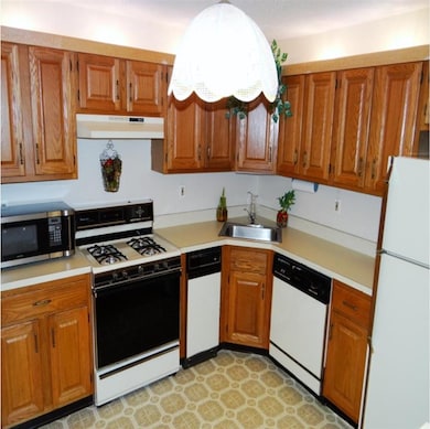 2107 Doolittle Dr unit D1, Bridgewater, NJ 08807 - photo 4