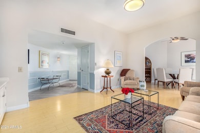 10662 W Hutton Dr, Sun City, AZ 85351 - photo 5