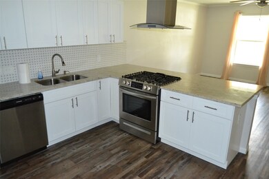 2045 W Blum St unit A, Alvin, TX 77511 - photo 2