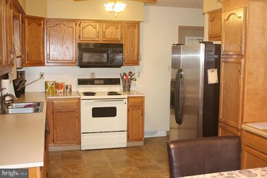 2913 Fillmore Dr, Chambersburg, PA 17201 - photo 7