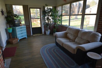 319 Greenwood Dr, Madison Heights, VA 24572 - photo 4