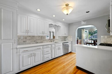 210 Willow St, West Roxbury, MA 02132 - photo 6