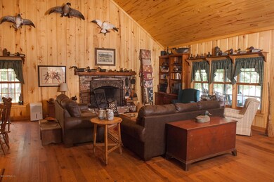 MonroeHome_075