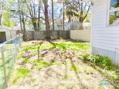 2021 Brussels St, Toledo, OH 43613 - photo 2