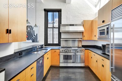 Glass Farmhouse unit 11/12G, New York, NY 10018 - photo 7