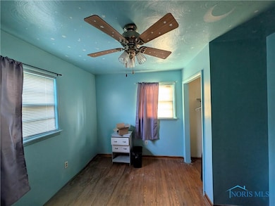 558 Thurston St, Toledo, OH 43605 - photo 5