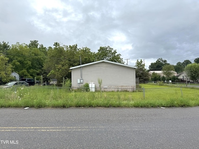 DOUBLEWIDE RIGHT SIDE FROM STREET