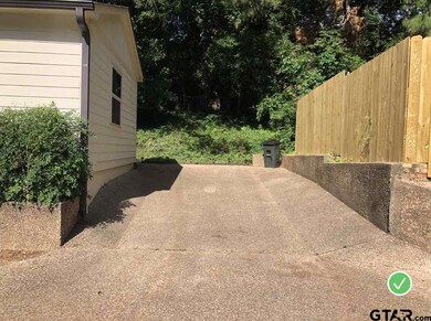 2912 2912 Sunnybrook, Tyler, TX 75701 - photo 2