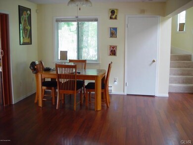 Kitchen w/Dining Area