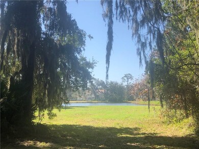 Beautiful oaks sit on this beautifull King's Point