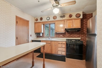 327 Manning Ave, North Plainfield, NJ 07060 - photo 7