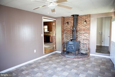 3412 Westview Cir, Greencastle, PA 17225 - photo 6