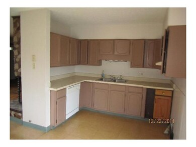 304 Pineview Dr, Columbus, OH 43213 - photo 4