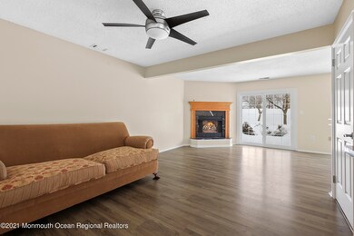 41 Madison Ct unit 31, Tinton Falls, NJ 07712 - photo 4