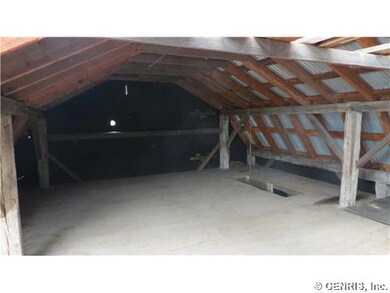 Barn Large storage space in barn, solid & stairs u