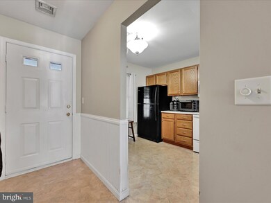 311 Barrington Ct, Palmyra, PA 17078 - photo 4