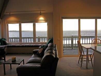 Living Room-Window Seat