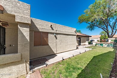 2121 E Fairview Ave-3
