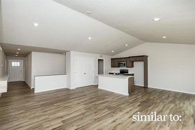 4295 Grover Woods Ln, Des Moines, IA 50317 - photo 2