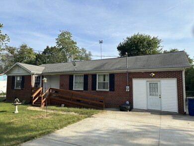 114 Charlotte Dr, Shelbyville, TN 37160 - photo 2