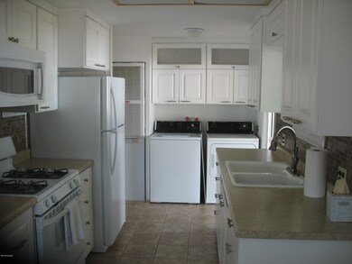 2710 Western Way Kitchen (2)