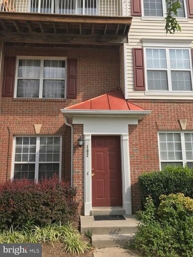 2482 Angeline Dr unit 102, Herndon, VA 20171 - photo 2