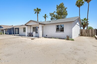 2011 N 54th Ln, Phoenix, AZ 85035 - photo 2