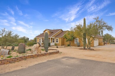 Circular driveway with room for everyone