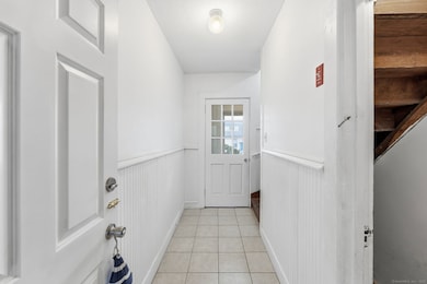 32 Moore Ave, New London, CT 06320 - photo 6