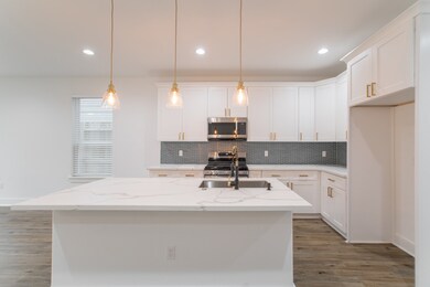 7703 Willow St, Houston, TX 77088 - photo 5