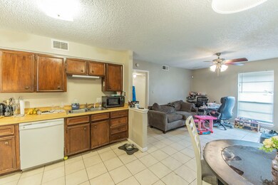 Unit 523
Living/Kitchen/Dining