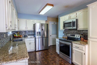 11945 Whispering Pines Dr, Olive Branch, MS 38654 - photo 3