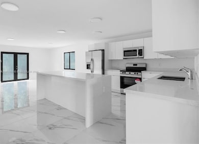 152 NW 18th St, Homestead, FL 33030 - photo 3