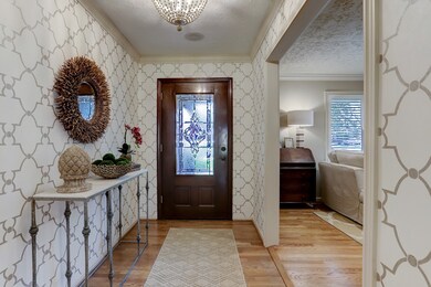 810 W Forest Dr, Houston, TX 77079 - photo 2